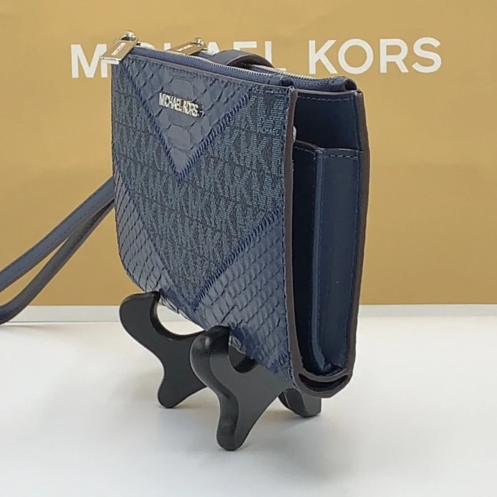MICHAEL KORS JET SET TRAVEL NAVY MULTI LG DOUBLE ZIP WRSTLT